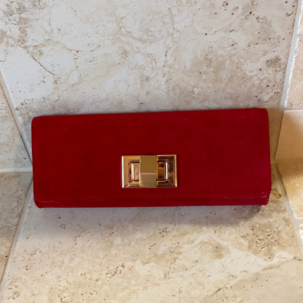 Red Clutch